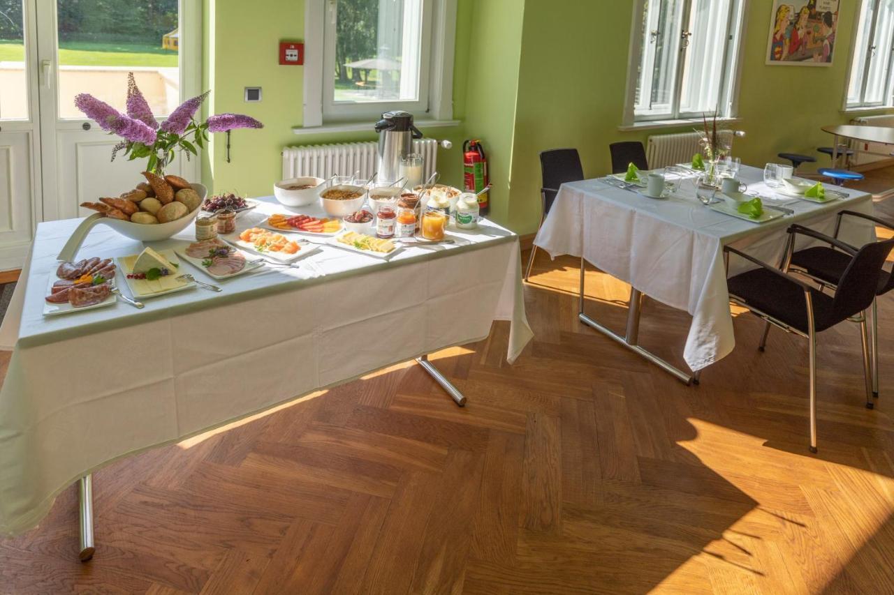 Familienhotel Schloss Leizen Bioverpflegung Bagian luar foto