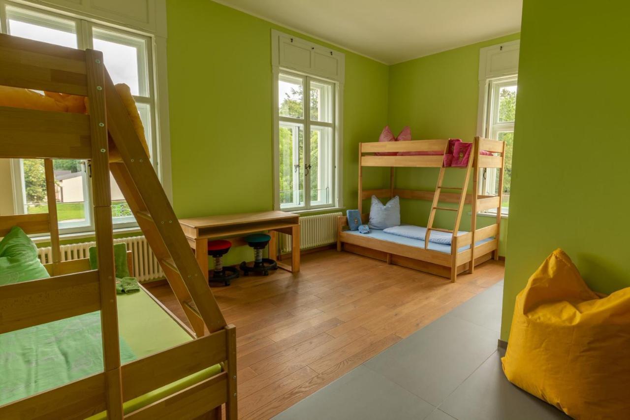 Familienhotel Schloss Leizen Bioverpflegung Bagian luar foto
