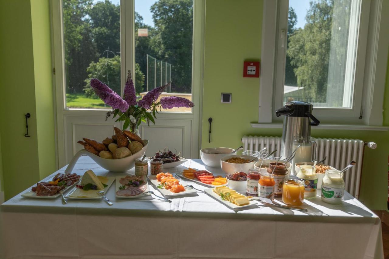 Familienhotel Schloss Leizen Bioverpflegung Bagian luar foto