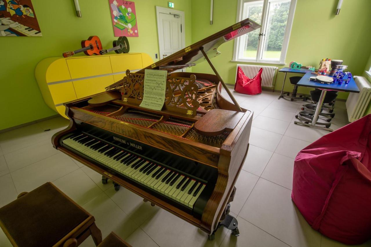 Familienhotel Schloss Leizen Bioverpflegung Bagian luar foto