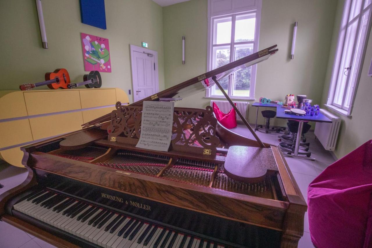Familienhotel Schloss Leizen Bioverpflegung Bagian luar foto