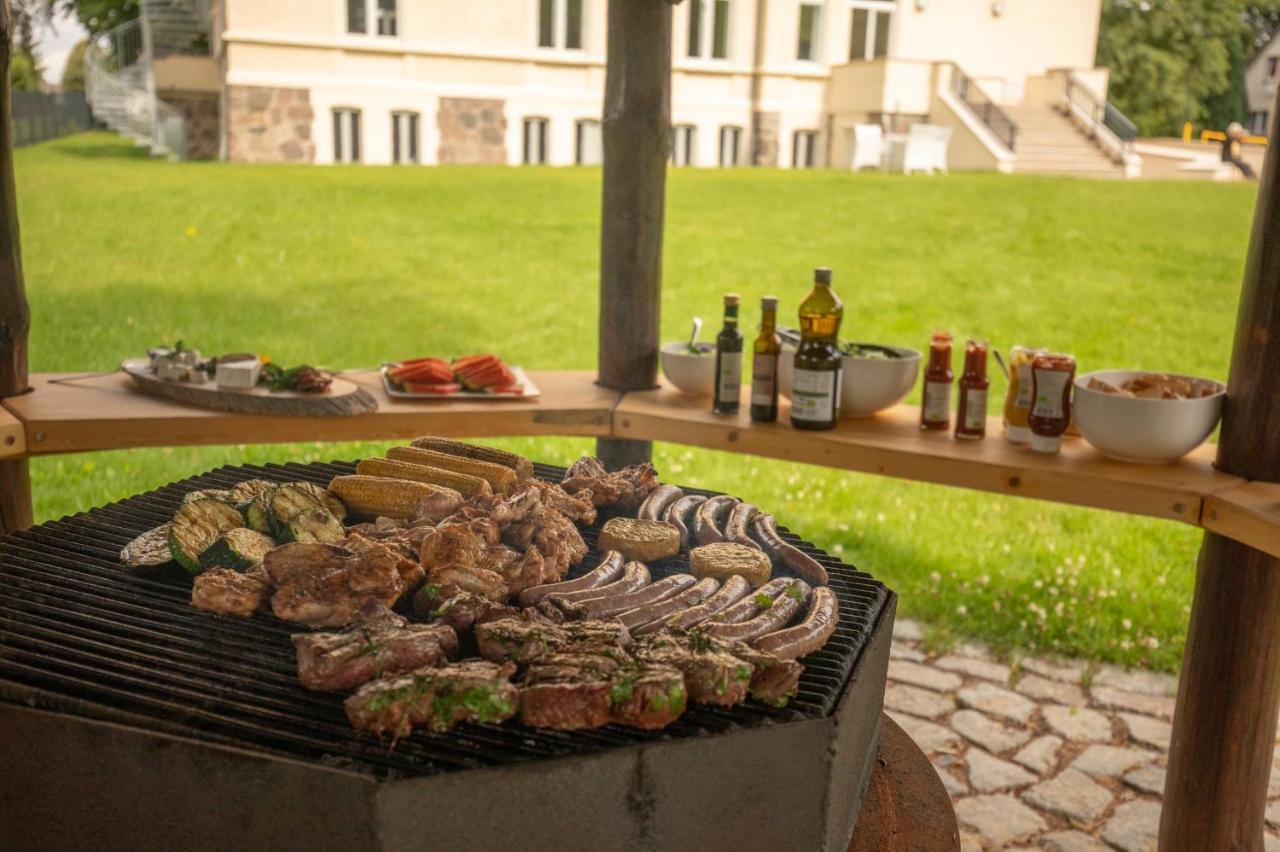 Familienhotel Schloss Leizen Bioverpflegung Bagian luar foto