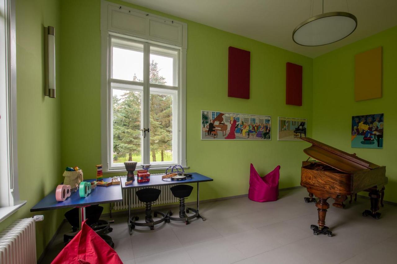 Familienhotel Schloss Leizen Bioverpflegung Bagian luar foto